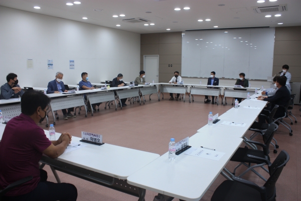 안성시가 지난 9월 7일 체육회 관계자들과 만나 시민체육대회 개최등에 관해 논의했다.